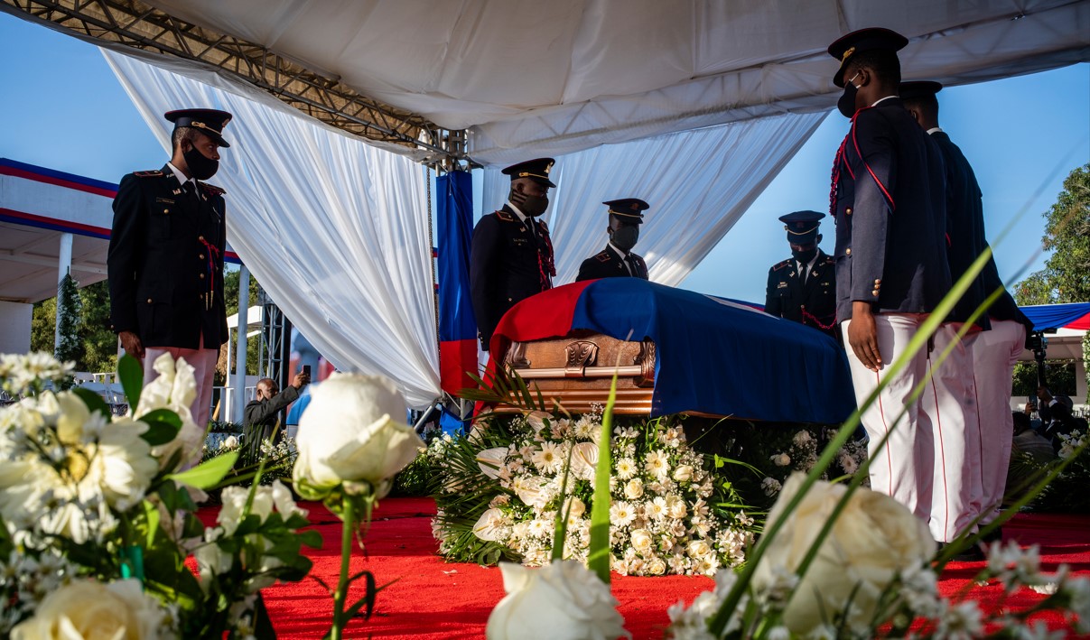 El funeral en Cap Haitien, Haití, del presidente Jovenel Moïse, quien fue asesinado en su casa, el 22 de julio de 2021. (Federico Rios/The New York Times)
