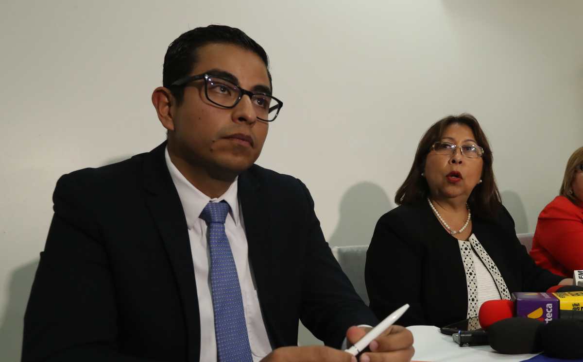 Rootman Estivens Pérez Alvarado y a Mayra Véliz son declarados en rebeldía por el Juzgado Décimo de Primera Instancia Penal
