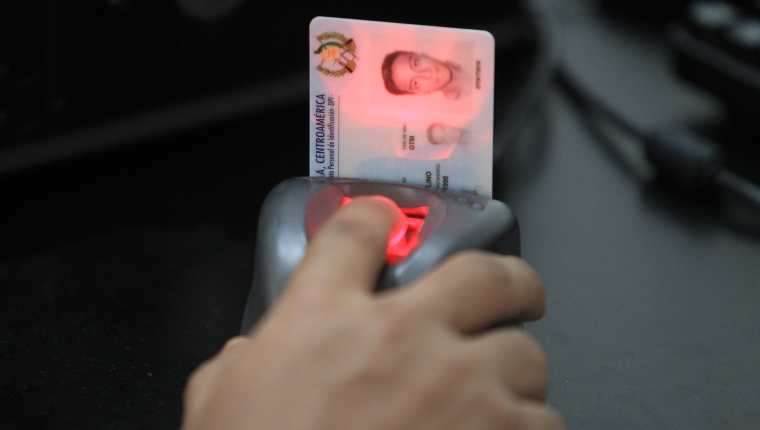 Los DPI vencidos podrán ser usados para el proceso de emisión de voto. Fotografía: Prensa Libre. 