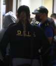 Los dos agentes de la PNC fueron detenidos por haber sido señalados de colaborar con grupos de narcotráfico y fueron puestos a disposición de un juez. (Foto Prensa Libre: Juan Diego González)