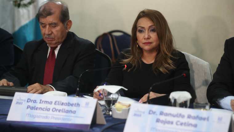 Irma Palencia, presidenta del TSE, afirma que las credenciales de candidatos pendientes es porque mantiene recursos legales no resueltos. Fotografía: Prensa Libre (Juan Diego González). 