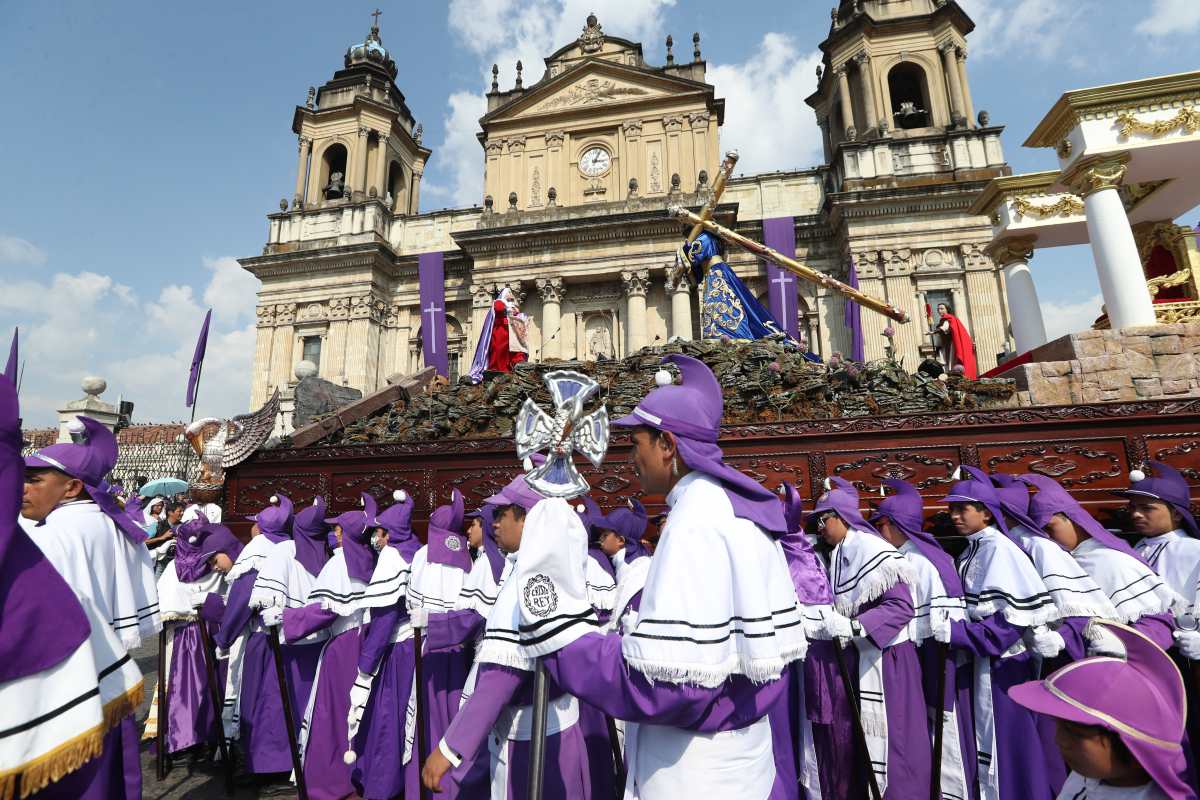Fotos: Las calles se inundan de fe el Quinto Domingo de Cuaresma