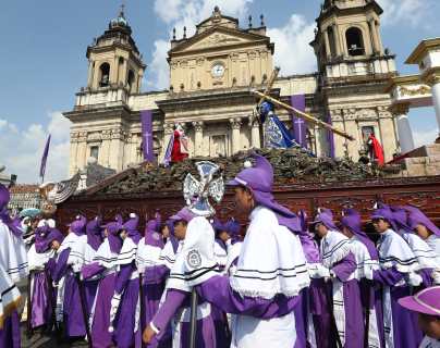 Fotos: Las calles se inundan de fe el Quinto Domingo de Cuaresma
