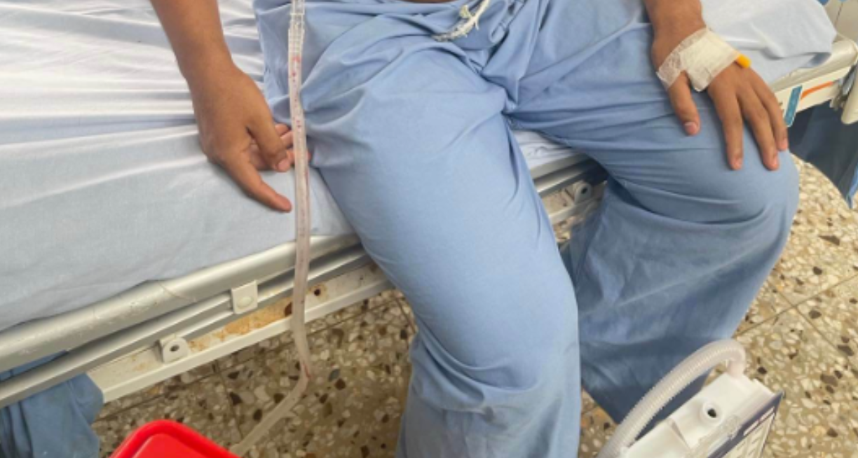 Atacado con cuchillo: el joven fisicoculturista que sobrevivió a un ataque cuando intentaron robarle dinero de su negocio en Retalhuleu