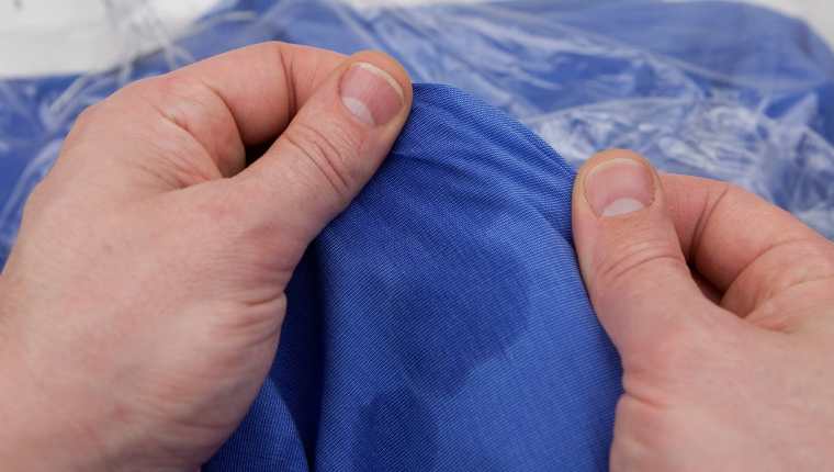 Cómo quitar manchas difíciles de la ropa? Recomendaciones e ingredientes  que dejarán las prendas como nuevas