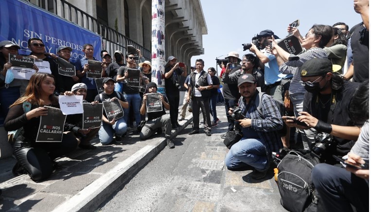 “Sin periodismo no hay democracia”: protestan contra fallo que avala investigar a periodistas