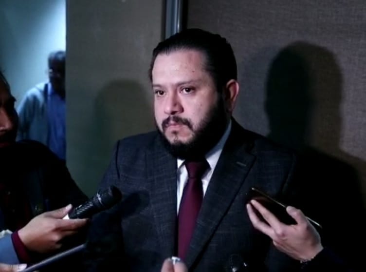 José Muñoz, Registrador de Ciudadanos, afirma que no ha recibido los expedientes de Alfonso Portillo y Manuel Baldzón. Fotografía: Prensa Libre (Erick Avila). 