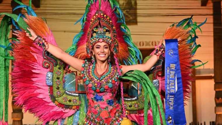 Guatemalteca gana "Mejor traje típico" en certamen internacional de belleza en Bolivia