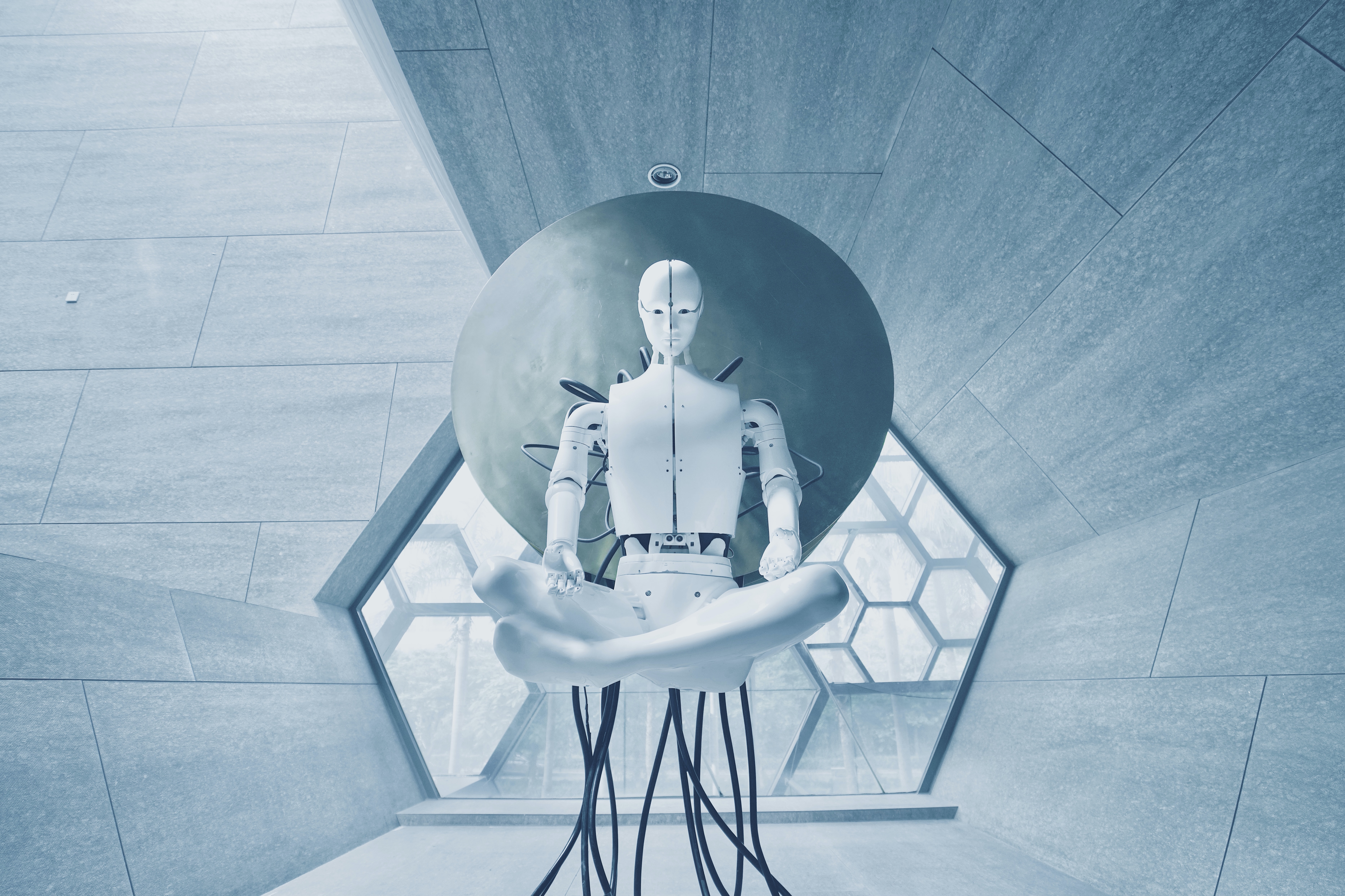 “Grandes riesgos para la humanidad”: La razón por la que Elon Musk y expertos piden una pausa en el desarrollo de la Inteligencia Artificial