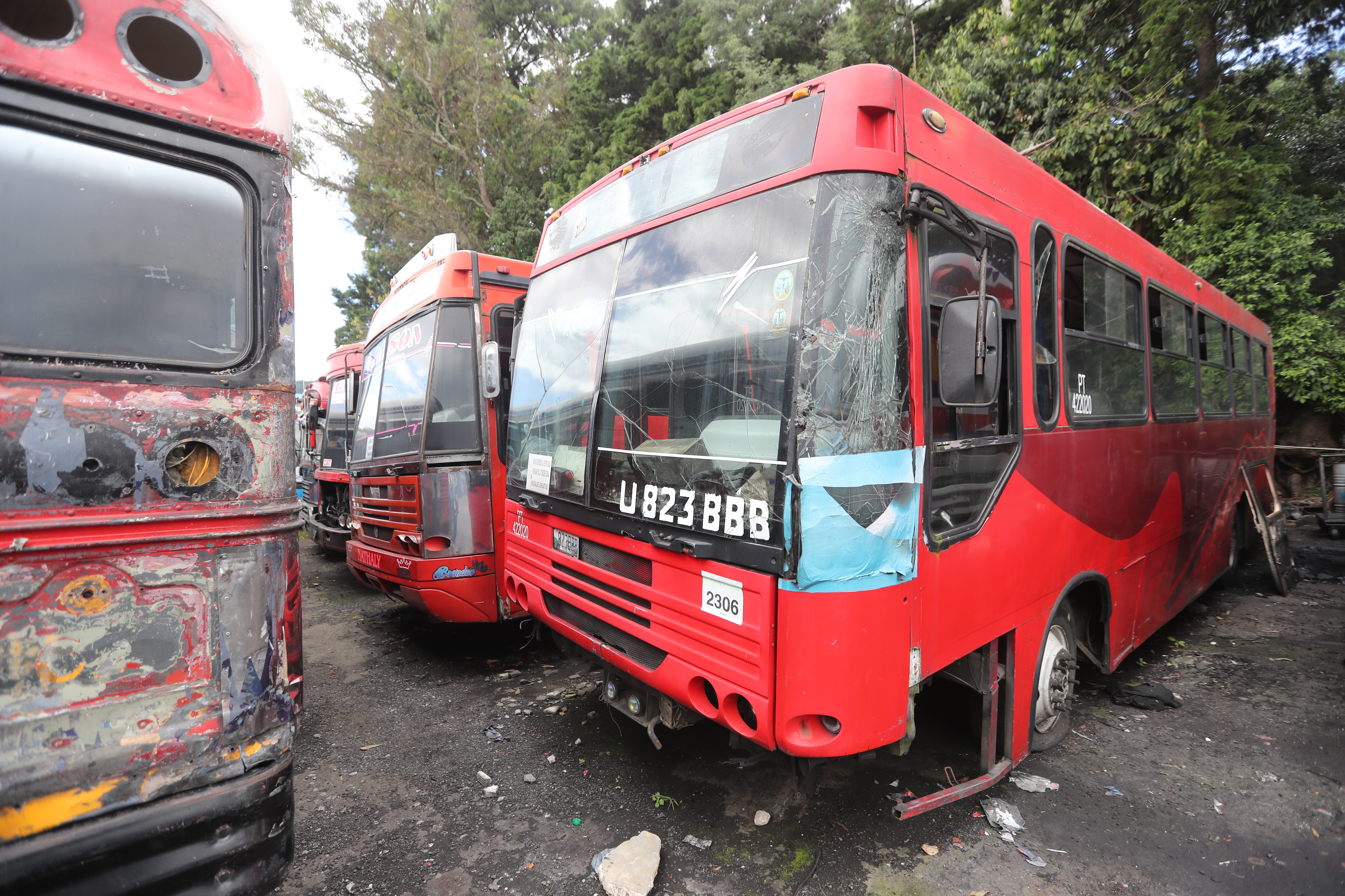 Los buses quedaron fuera de circulación en marzo de 2020 durante la pandemia del Covid-19. (Foto Prensa Libre: Erick Ávila)