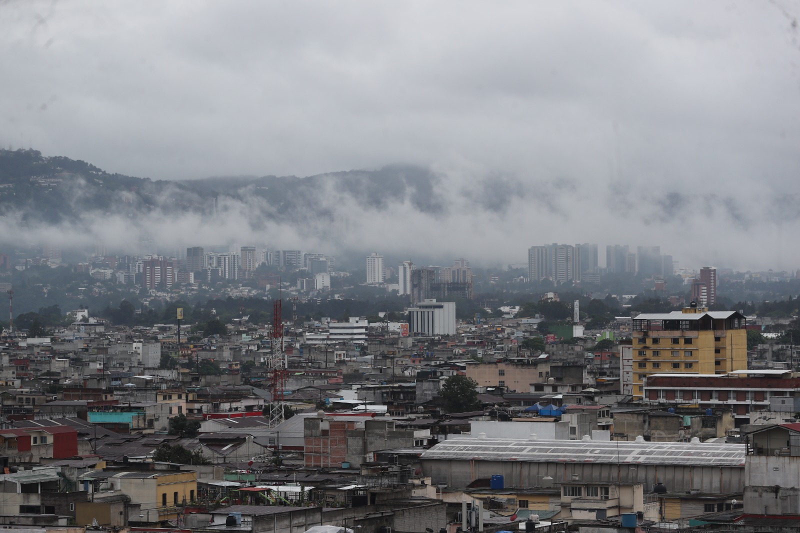 El Insivumeh informó el pronóstico del clima en Guatemala, anunciando un nuevo frente frío. (Foto Prensa Libre: Erick Ávila)