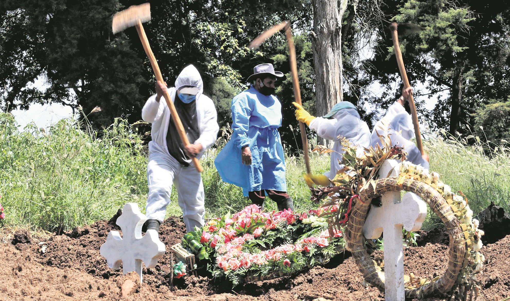 El cementerio La Verbena, en la zona 7, fue designado para enterrar a fallecidos por covid-19, enfermedad que ha dejado más de 20 mil fallecidos desde que llegó al país. (Foto Prensa Libre: Hemeroteca PL)