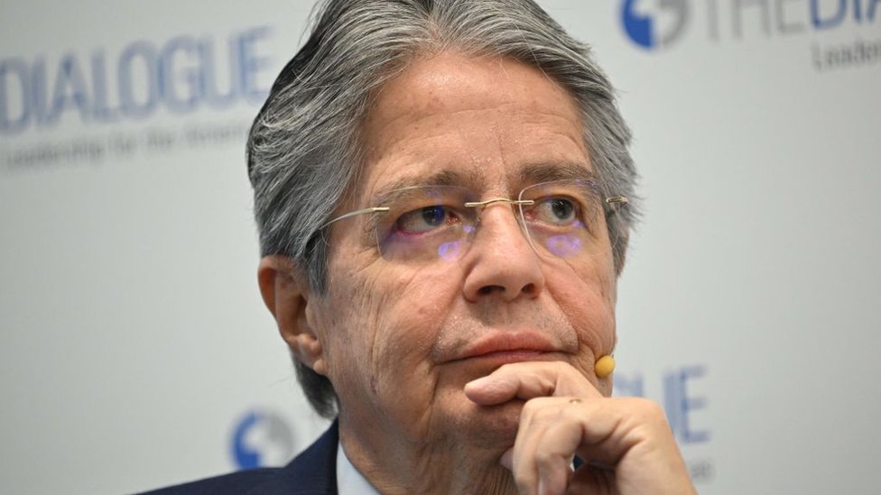 El presidente de Ecuador, Guillermo Lasso, rechaza las acusaciones de los asambleístas. 