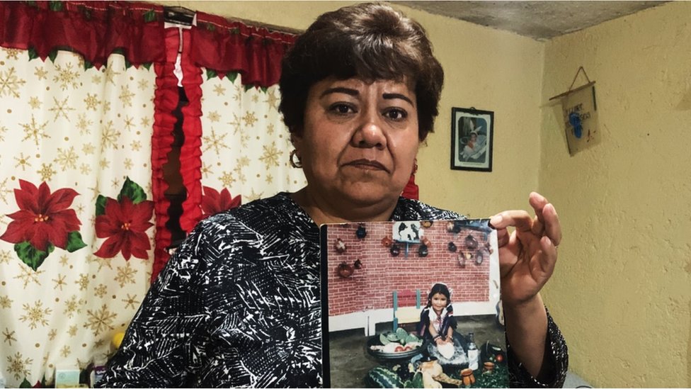 “Viene su cumpleaños y no sé qué regalarle porque no la conozco”: la mexicana que encontró a su hija desaparecida hace 27 años