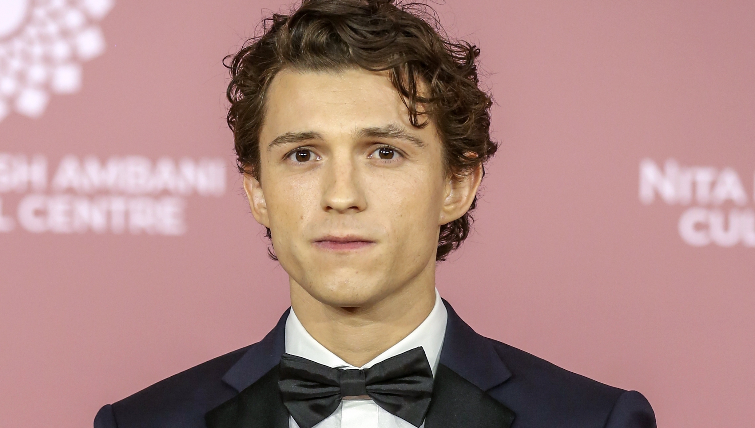 Tom Holland revela por qué prefiere una vida lejos de la fama y redes