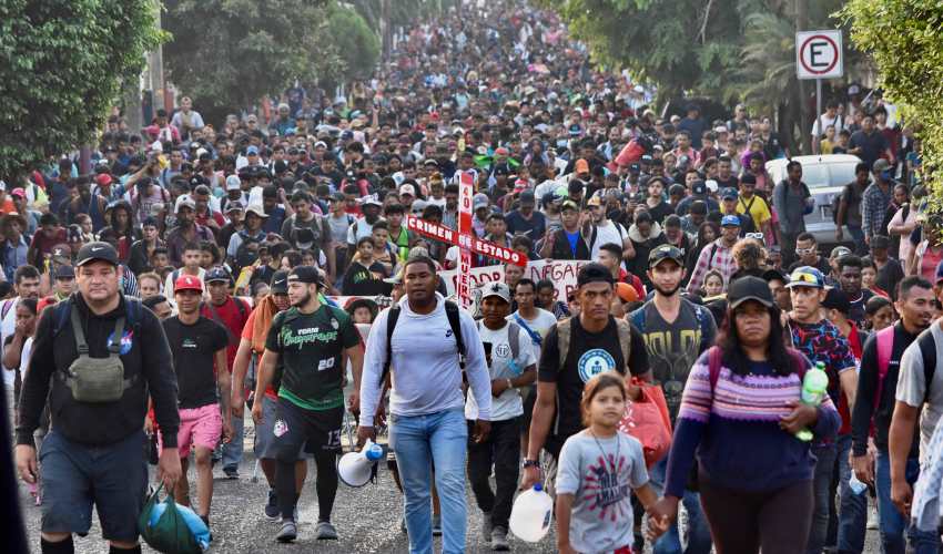 Sale desde Tapachula el “viacrucis” con más de 5 mil migrantes que van hacia Ciudad de México