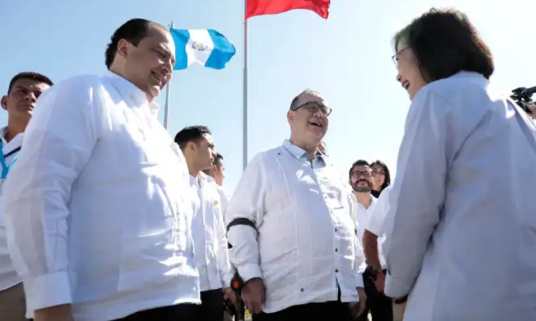 Alejandro Giammattei anuncia viaje a Taiwan