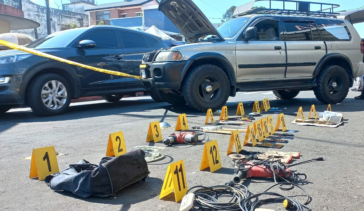 Gari “N” fue aprehendido en la zona 1 capitalina, señalado de robo de efectivo en una panadería. (Foto Prensa Libre: PNC)