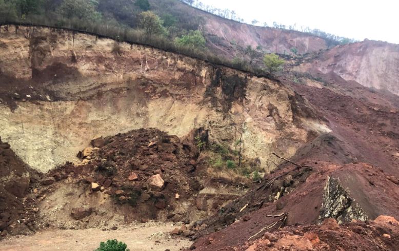 Videos: derrumbe en Casillas, Santa Rosa deja casas soterradas y autoridades brindan detalles de la emergencia