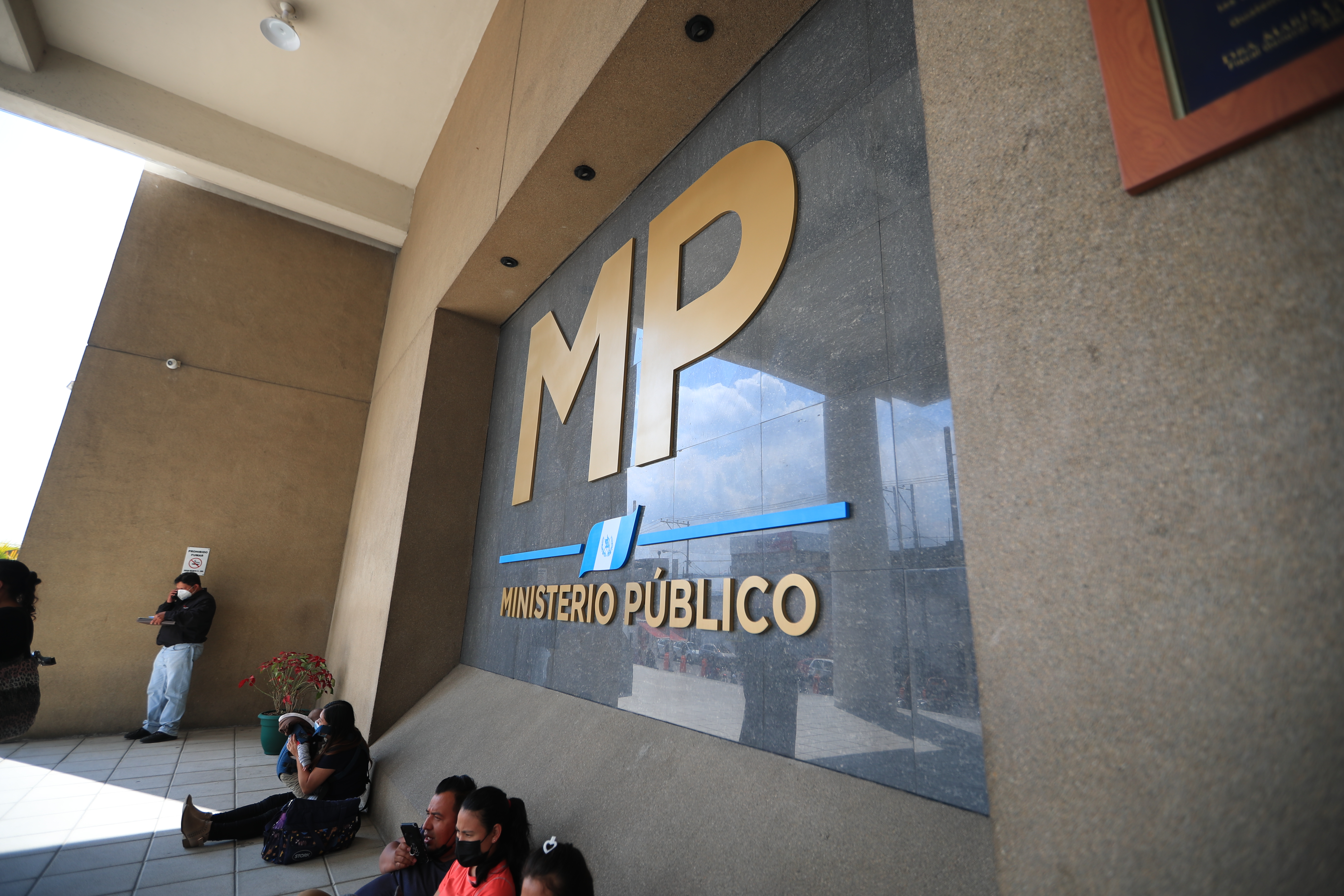 El Ministerio Público pidió la inmovilización de cuentas bancarias para investigar el caso Fedecocagua. (Foto Prensa Libre: Carlos H. Ovalle)
foto Carlos Hernndez
11/02/2021
