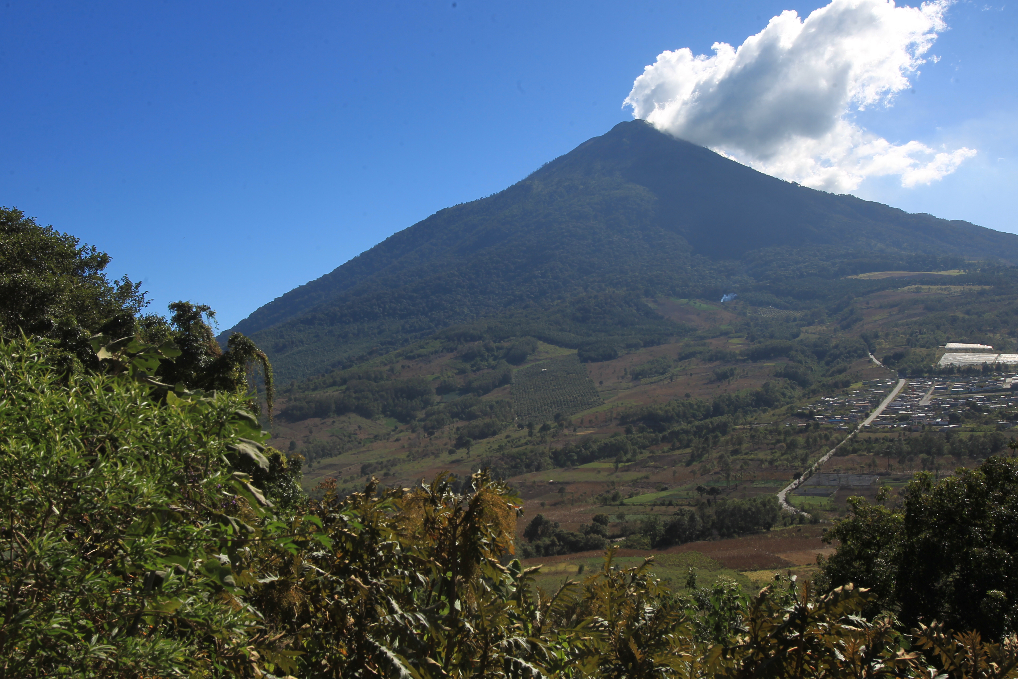 Inguat reporta muerte de una turista en volcán de Acatenango y anuncia investigación