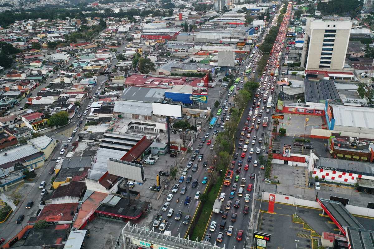 Fotos: Alta carga vehicular afecta la vida de los guatemaltecos