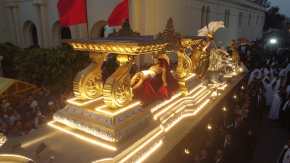 Paso de el Señor Sepultado del Templo de la Recoleccion. (Foto Prensa Libre: María José Bonilla)