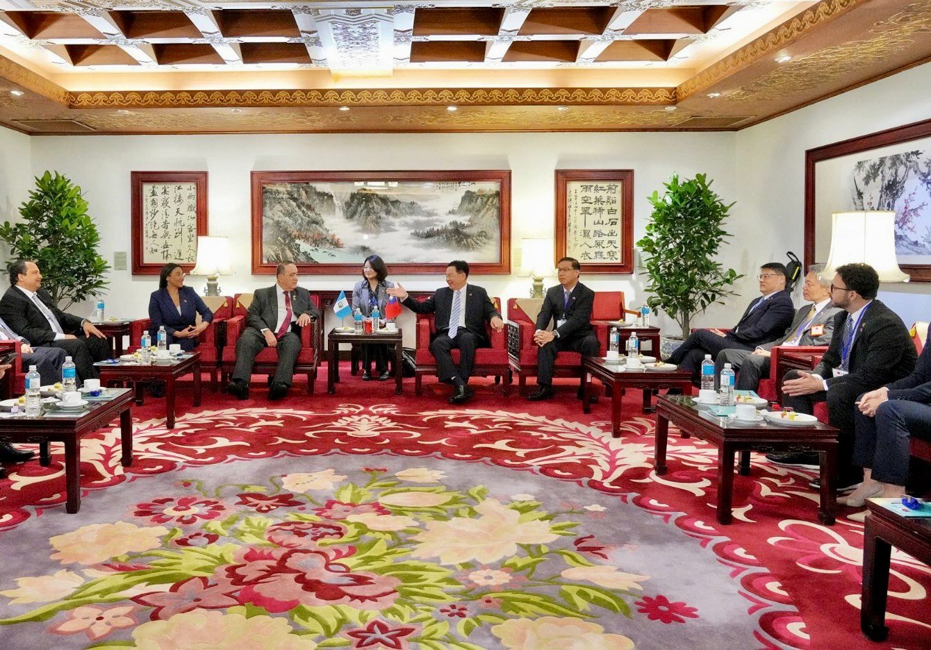 El presidente 
Alejandro Giammattei
 y su delegación oficial está en Taiwán donde se llevará a cabo diversas actividades de cooperación bilateral. Foto Prensa Libre: Gobierno de Guatemala).