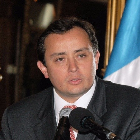 Roberto González Díaz Durán compite por la alcaldía de ciudad de Guatemala