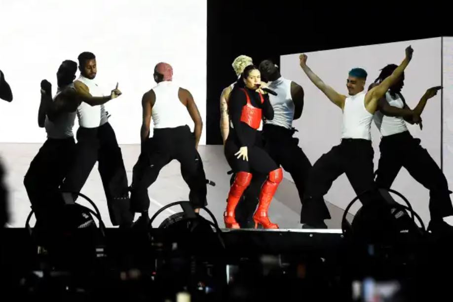 Rosalía da concierto en el Zócalo de México