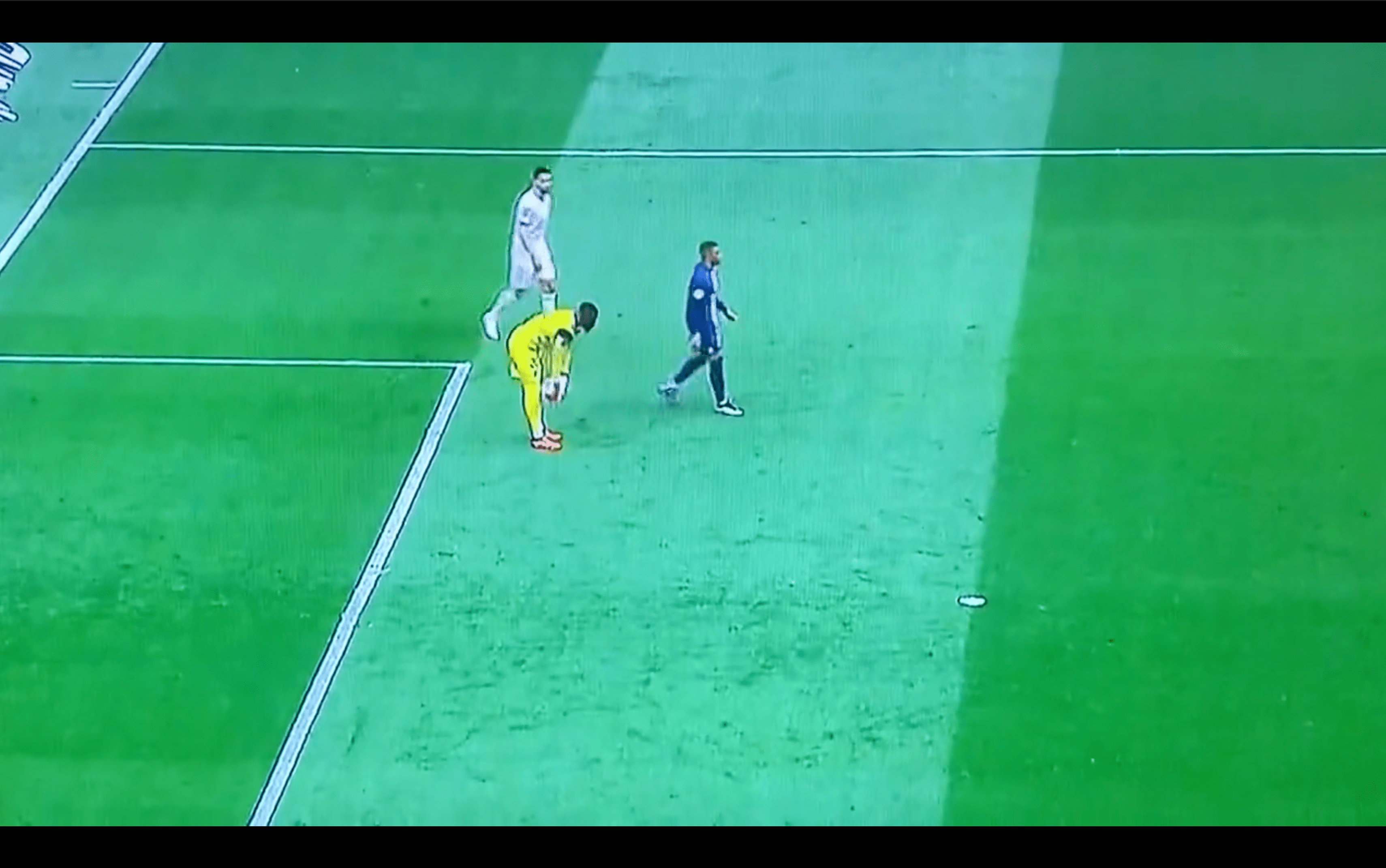Kylian Mbappé anotó un gol de pura viveza
