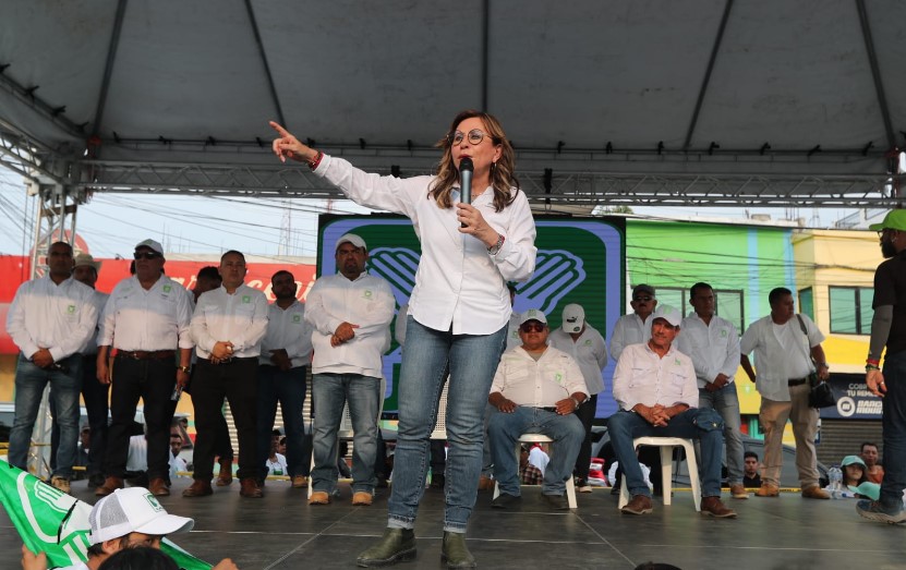 Sandra Torres visitó localidades de Chimaltenango y El Progreso este fin de semana. (Foto Prensa Libre: Élmer Vargas)