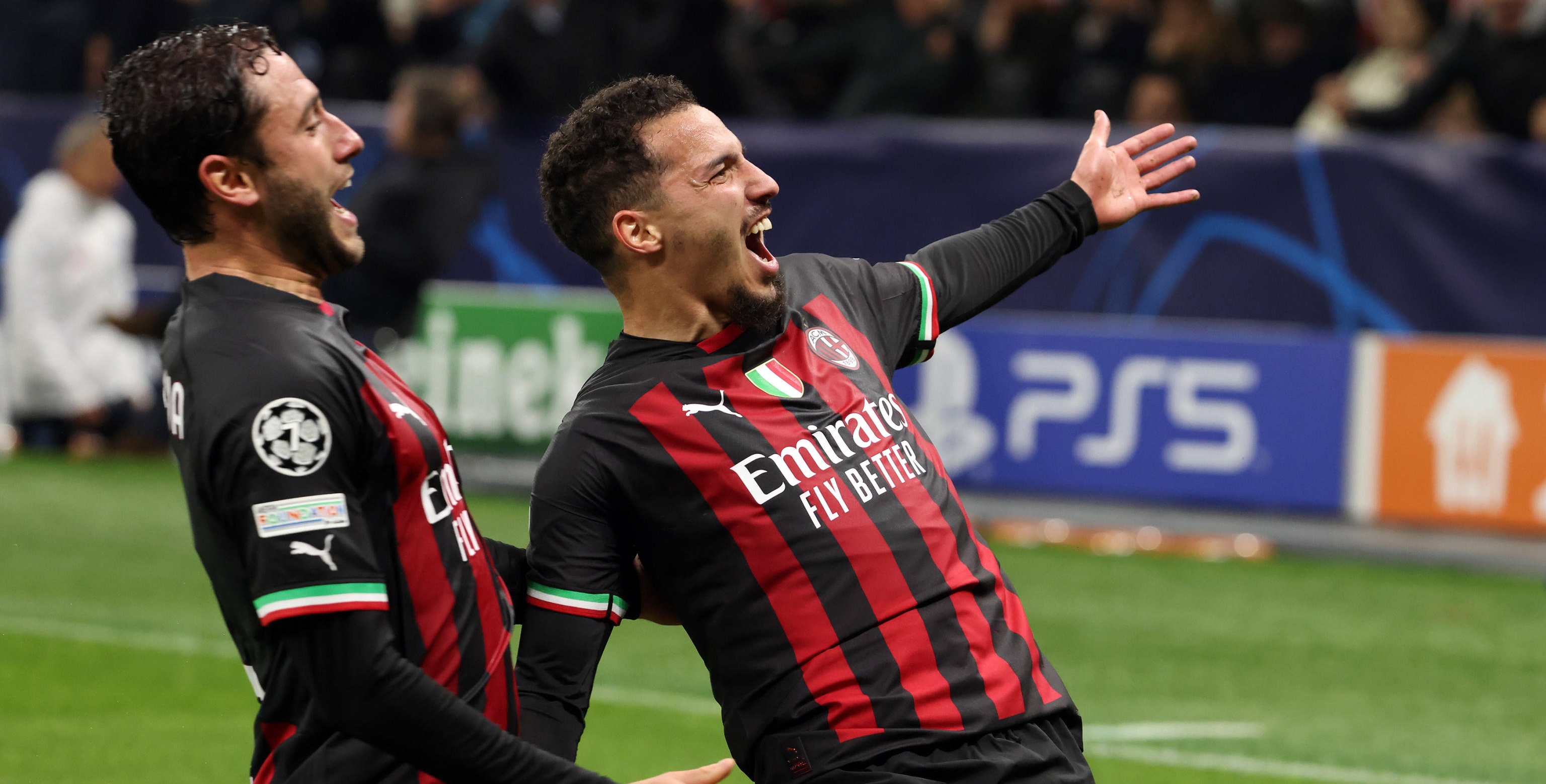 Ismael Bennacer, jugador del AC Milan, celebra el único gol del partido en San Siro. (Foto Prensa Libre: EFE)