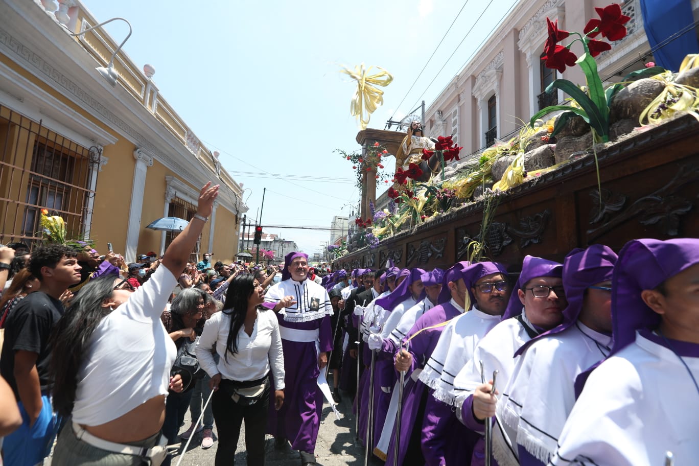 Fotos: Domingo de Ramos y el amor de los devotos a la procesión de Jesús de las Palmas que da inicio a la Semana Santa'