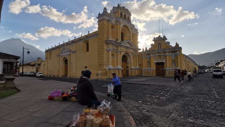 Vecinos y autoridades municipales de Antigua Guatemala, Sacatepéquez, están enfrentados por la puesta en marcha del Plan de Ordenamiento Territorial (POT). Un Tribunal de Amparo suspendió en forma provisional su aprobación. (Foto Prensa Libre: Raúl Barreno Castillo).