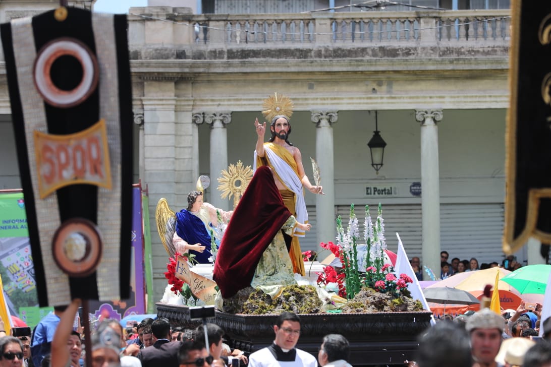 Guatemaltecos festejan a Jesús Resucitado en último día de la Semana Santa