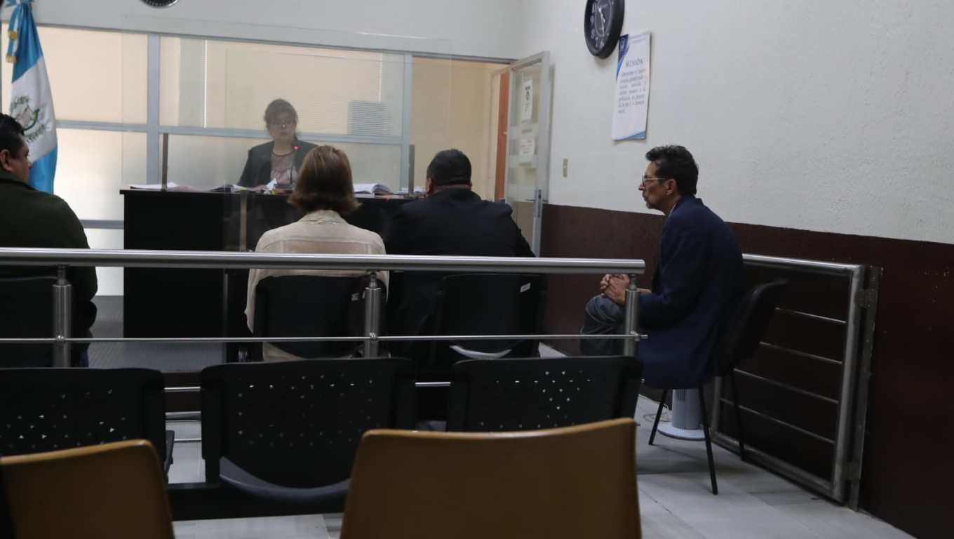 La audiencia es dirigida por la jueza, Carol Patricia Flores. Fotografía: Prensa Libre (Elmer Vargas).