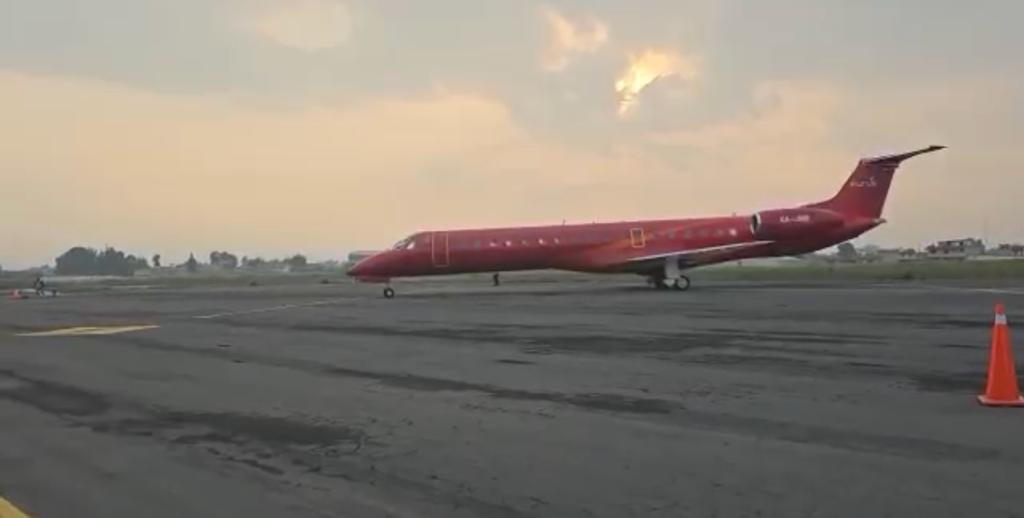 Video: la razón por la que el avión de Nodal se convirtió en el primer vuelo internacional en aterrizar en Quetzaltenango