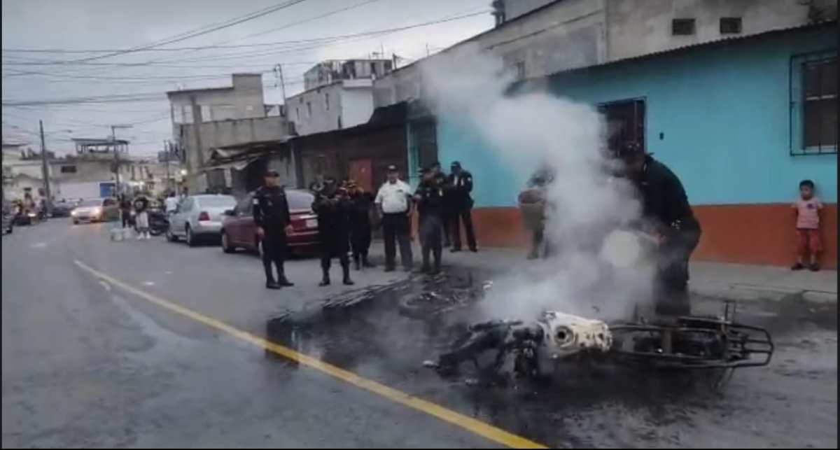 Qué se sabe de la quema de dos motocicletas y vapuleados en la colonia Cerro Gordo, zona 21 de la Ciudad de Guatemala