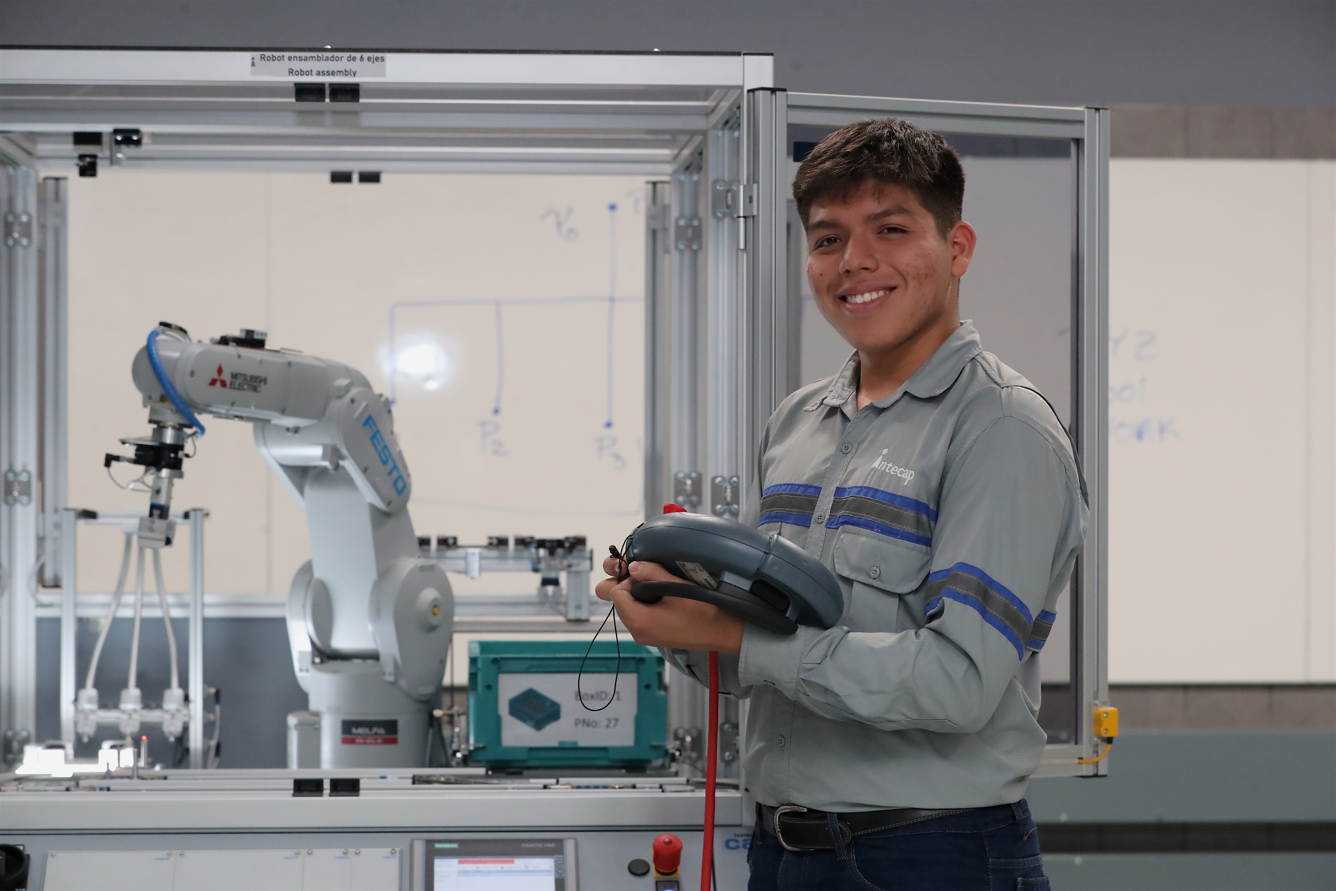 David Samuel Pérez es estudiante de Mecatrónica en el INTECAP. Para David, es una nueva oportunidad de encontrar nuevos espacios donde desarrollarse.