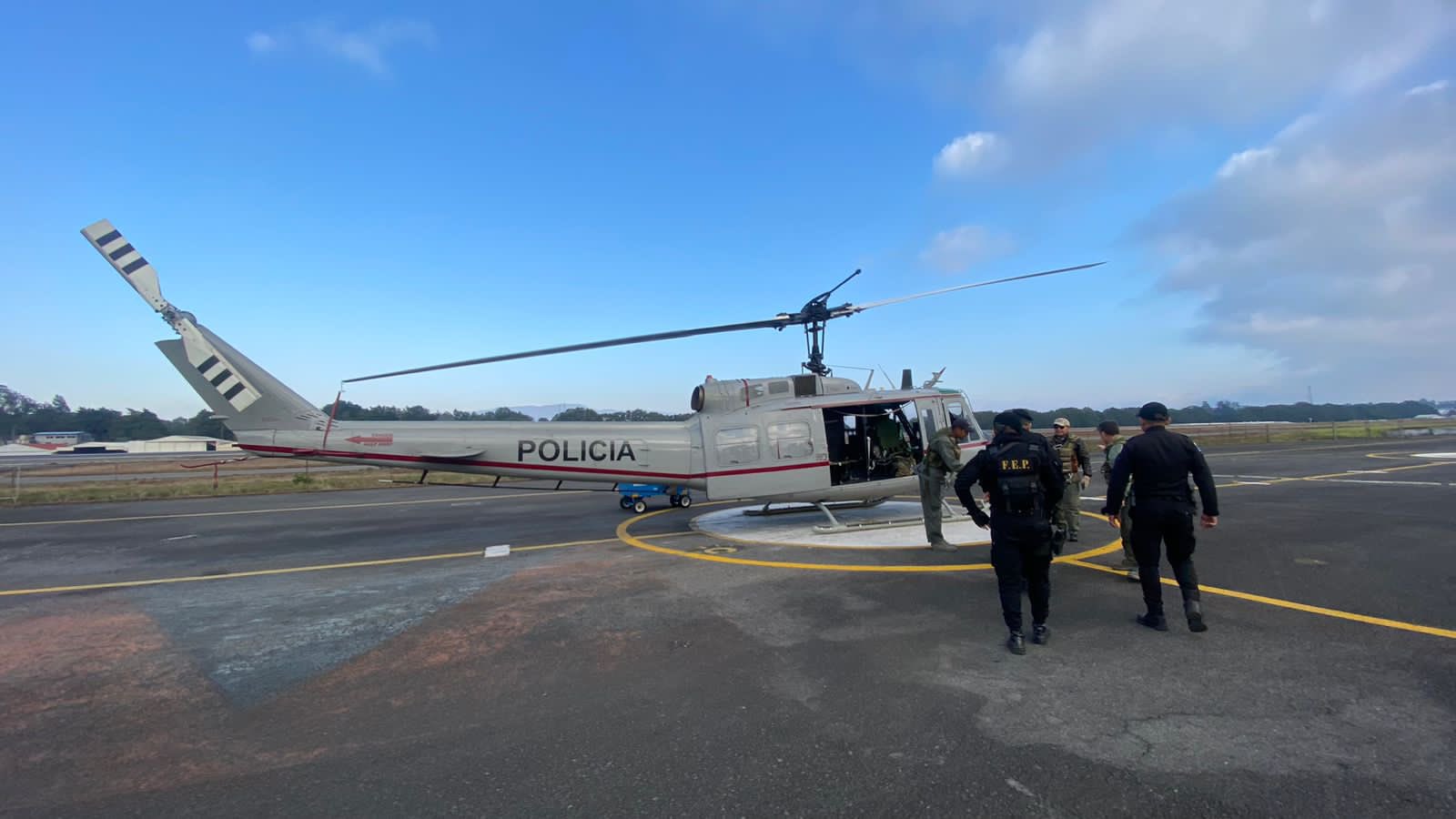Uno de los helicópteros que el Mingob de Guatemala tiene para el servicio en la PNC. (Foto Prensa Libre: Ministerio de Gobernación)