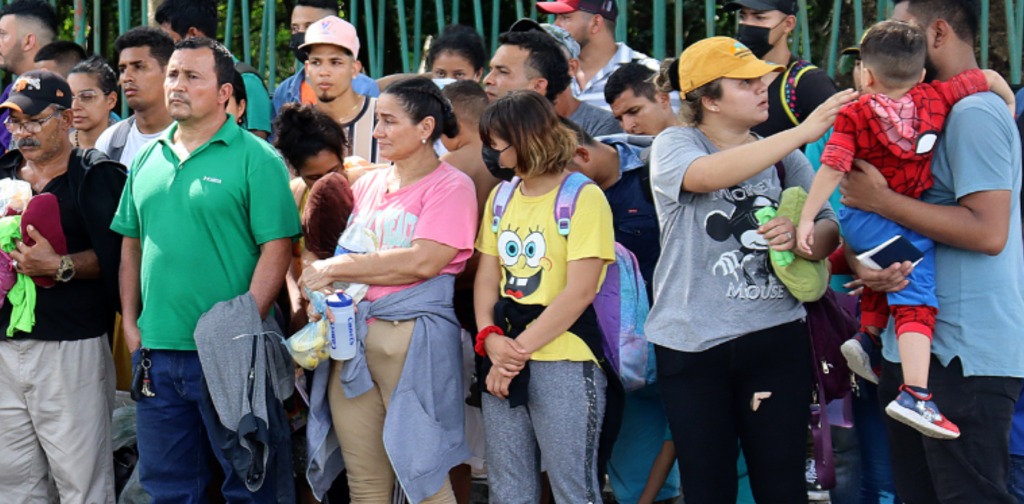 migrantes centroamericanos saliendo a estados unidos