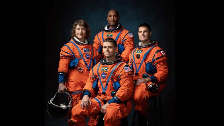 La tripulación que orbitará la Luna en 2024