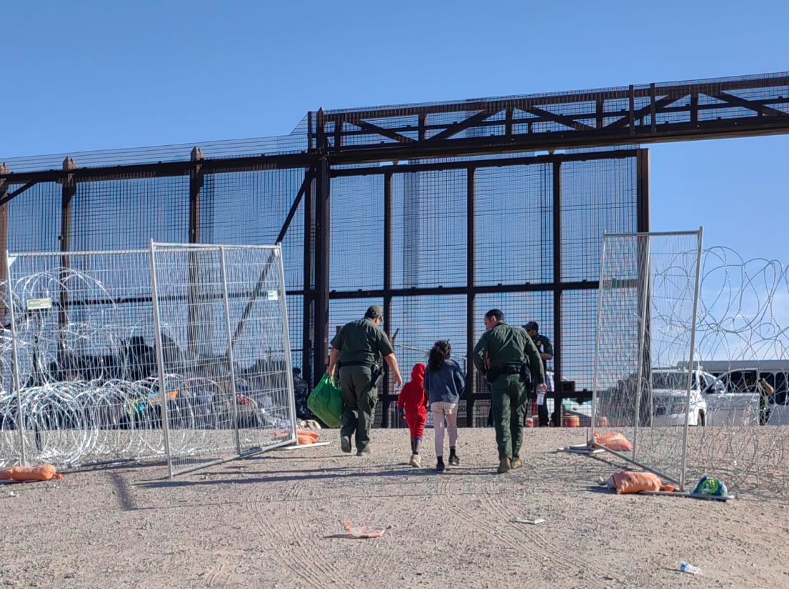 Cada día llegan a la frontera entre México y Estados Unidos gran cantidad de niños migrantes no acompañados. (Foto Prensa Libre: Iris Pérez/La Red)