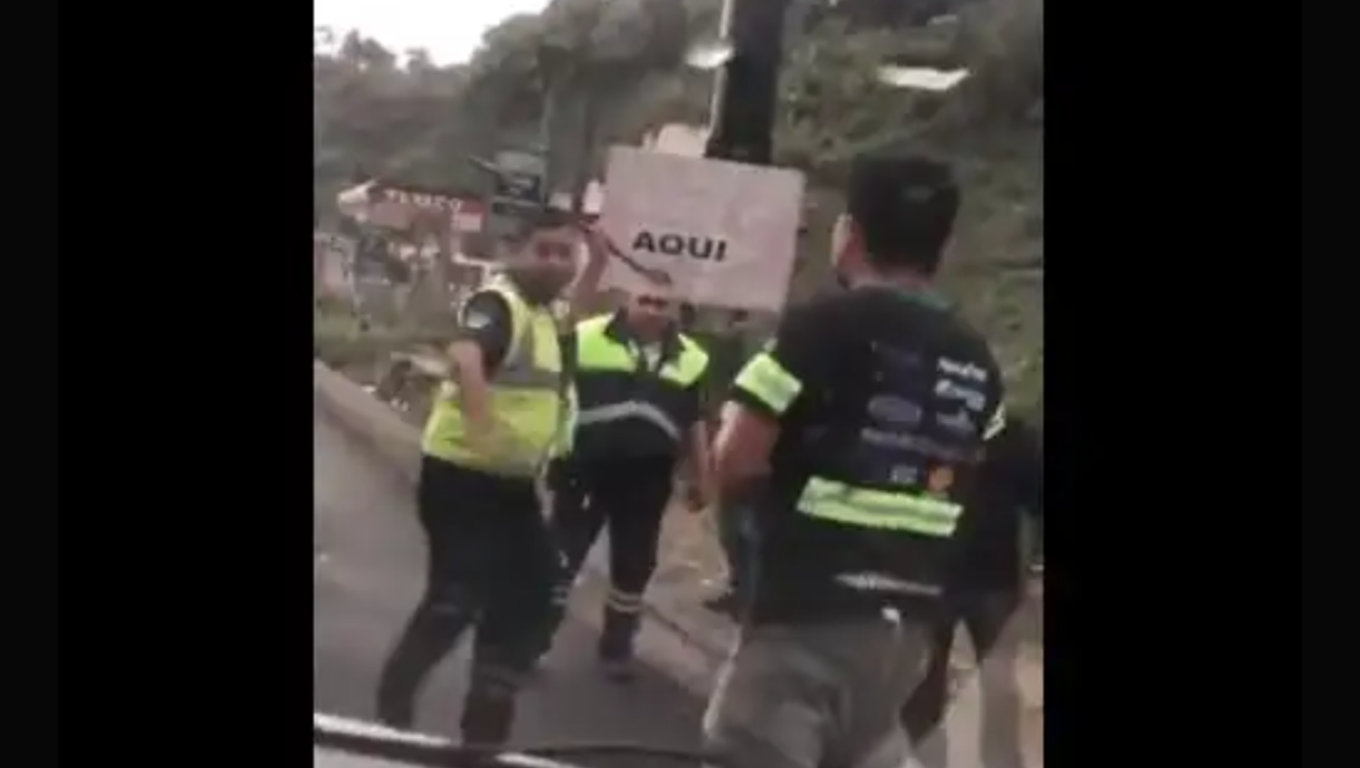 Tripulantes de un camión y agentes de la PMT de Fraijanes protagonizaron una pelea en la ruta a El Salvador el pasado 17 de abril.