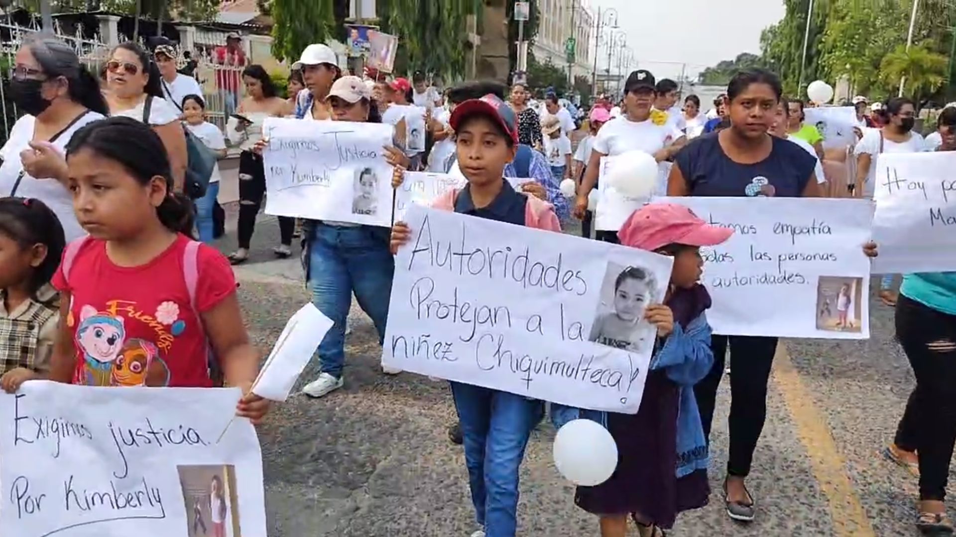 protesta por muerte de estudiante escuela juan manuel aguirre chiquimula guatemala 28 de abril 2023