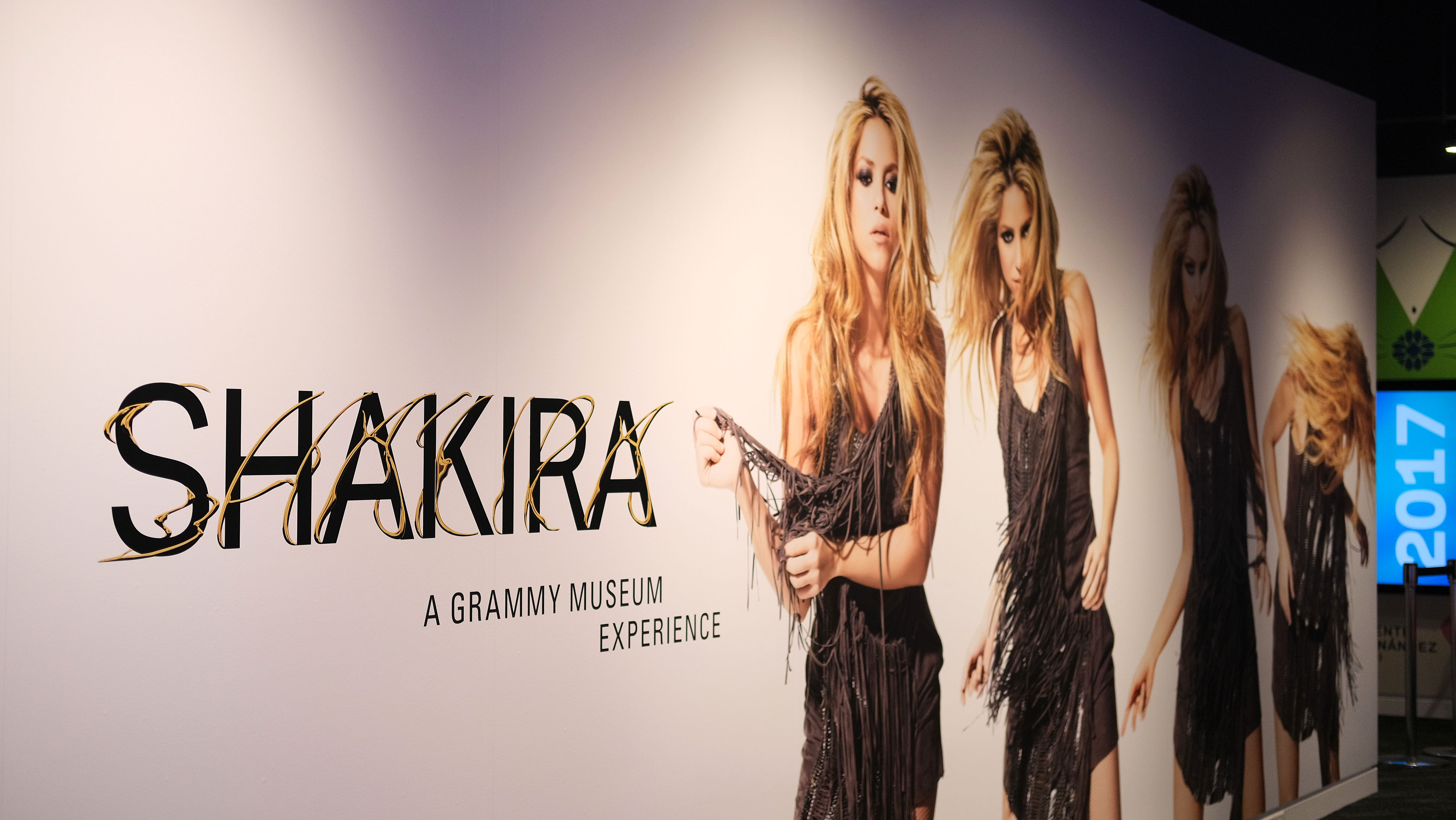 Fotografía de archivo de una exposición sobre Shakira en el Museo de los Grammy de Los Ángeles (EEUU). (Foto Prensa LIbre: EFE/ Guillermo Azábal)