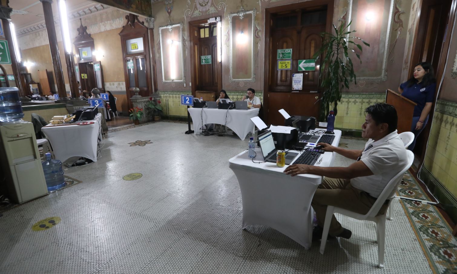 El TSE contrató a la empresa All Marketing, S. A., vinculada al partido Valor, para monitoreo de medios antes y durante de la campaña electoral.(Prensa Libre: Hemeroteca PL) 