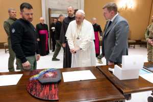 El papa y Zelenski intercambiaron regalos en el Vaticano