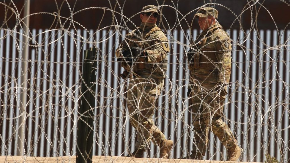 Las autoridades estadounidenses han reforzado el despliegue de cuerpos de seguridad en la frontera. Getty Images